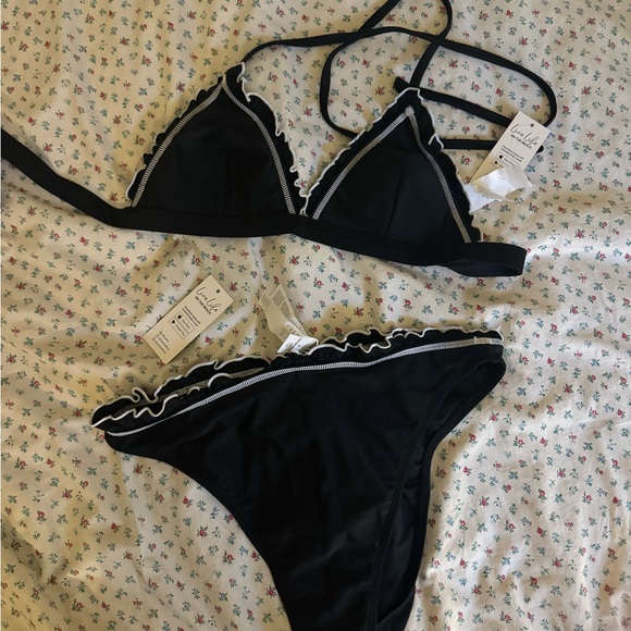 NWT Cupshe Atlantis Contrast Stitch Bikini Bralette & Extra Cheeky Bottoms Set - Picture 2 of 2